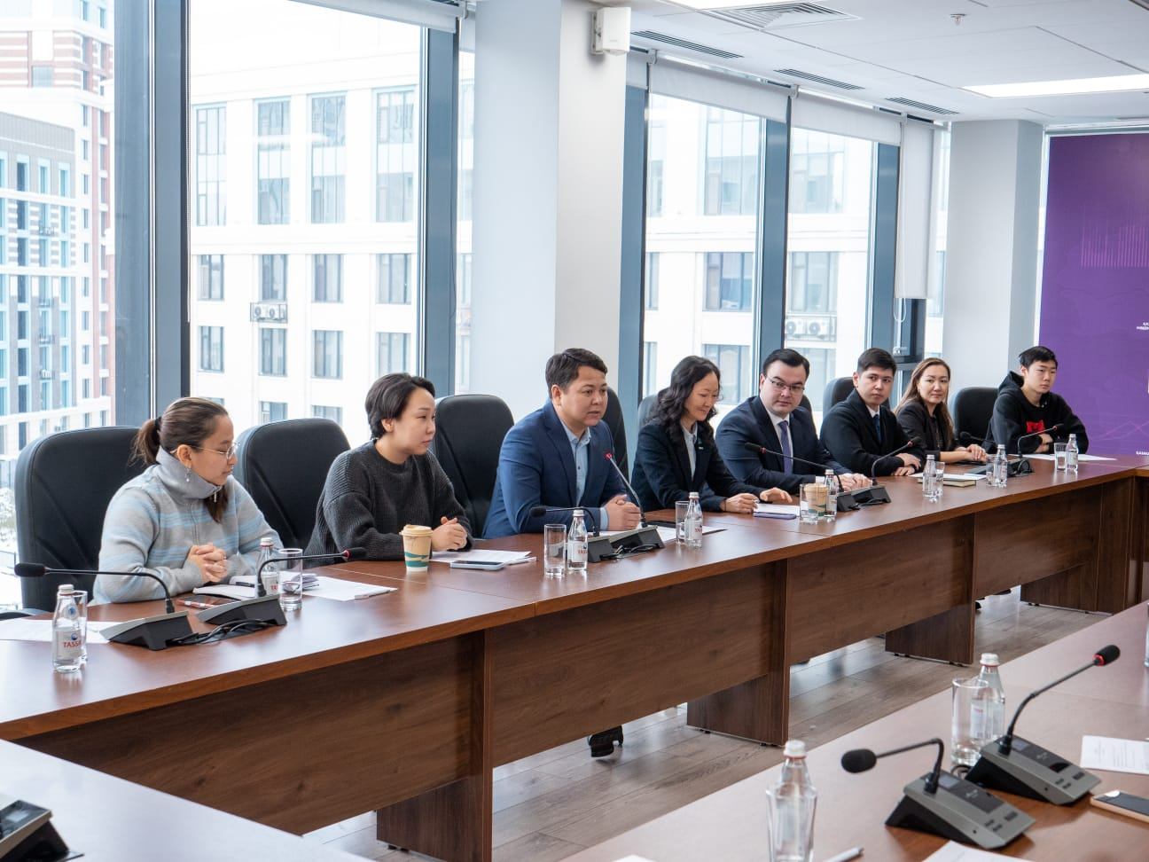 Ұлттық волонтерлік желі жаңа Конституция жобасын қолдайтынын білдірді