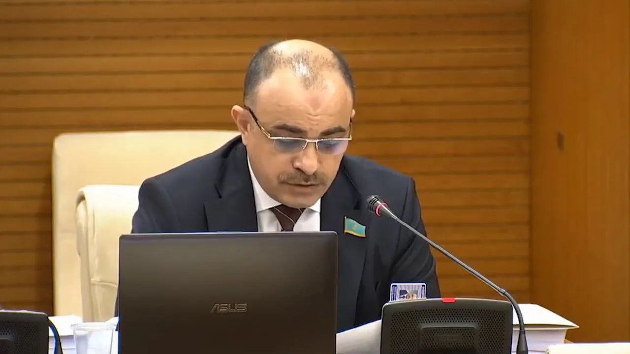 Право на труд и институциональные реформы – ключевые акценты проекта новой Конституции обозначил депутат Магеррамов