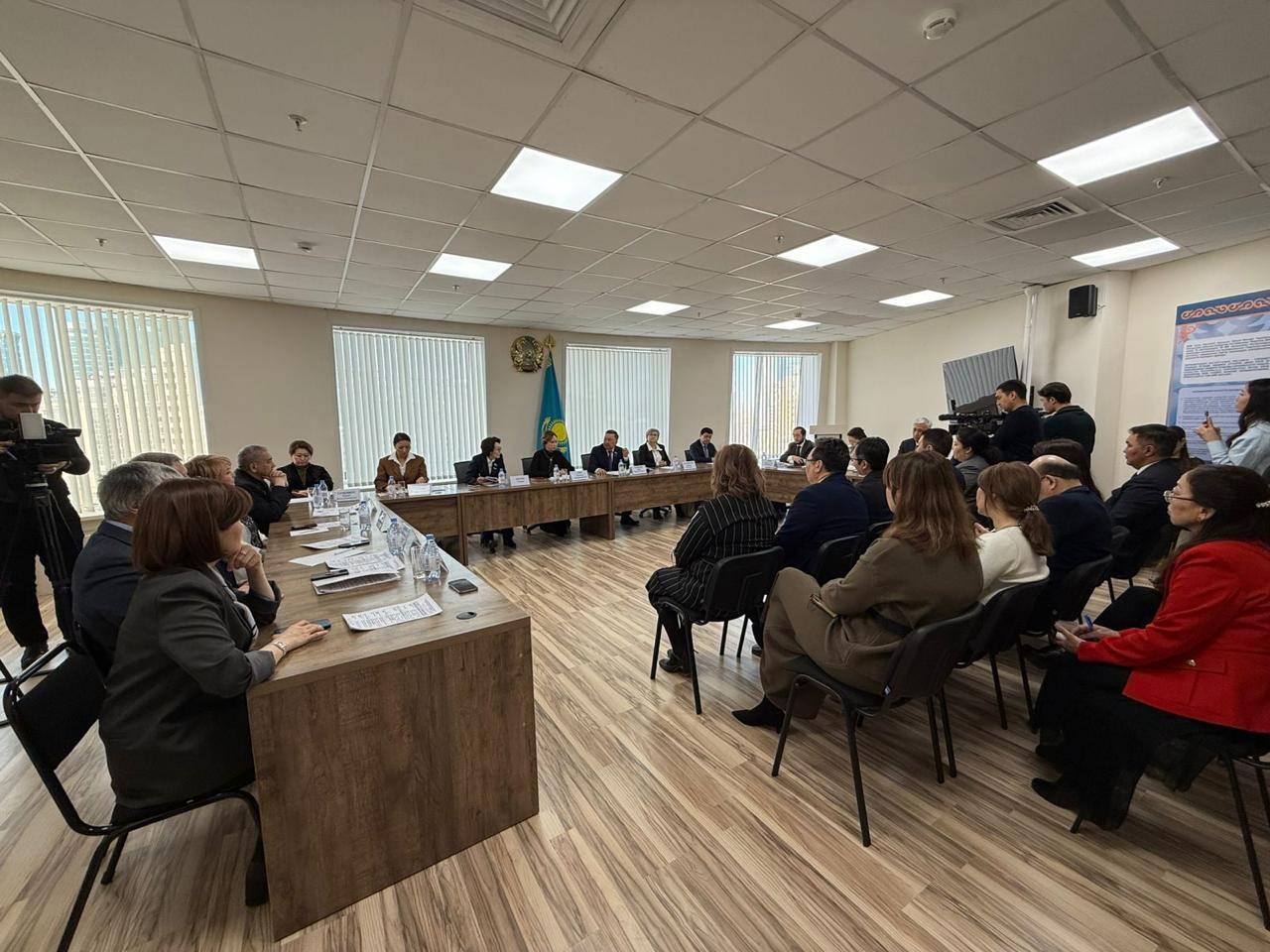 Эксперты института парламентаризма выразили поддержку проекту новой Конституции