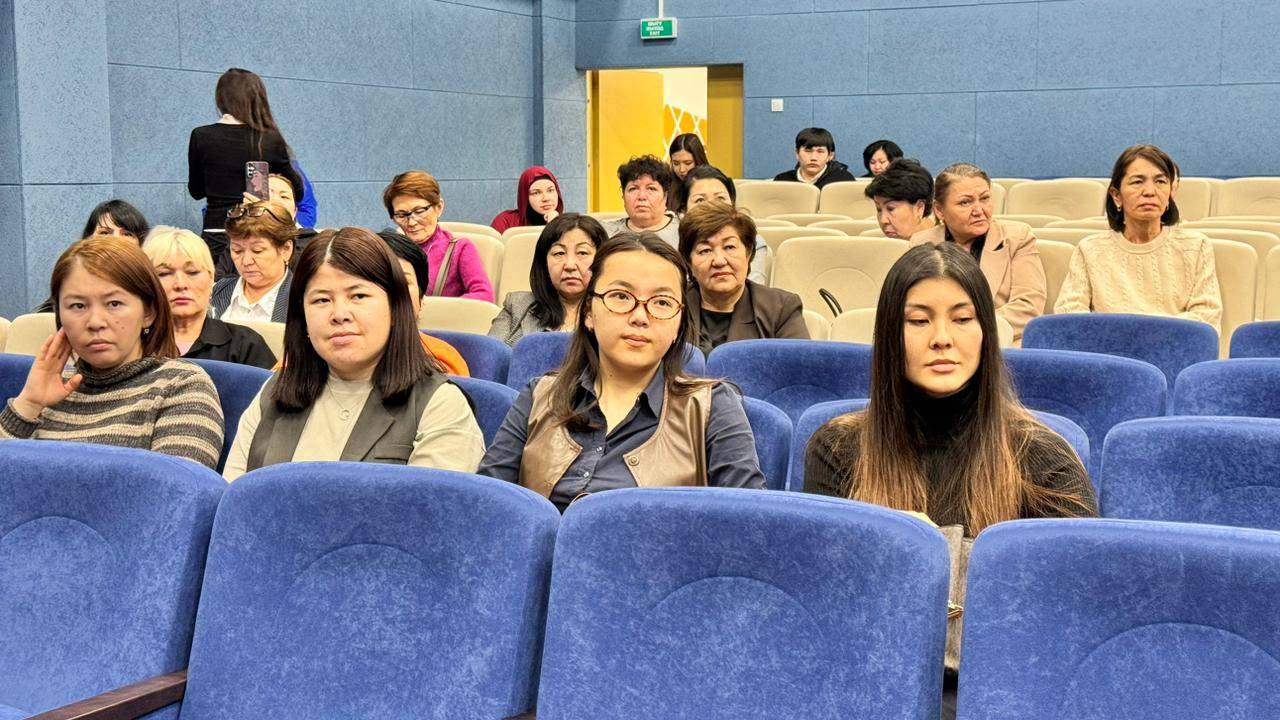 Ақтауда педагогтерге Конституциялық жобаның мазмұны түсіндірілді