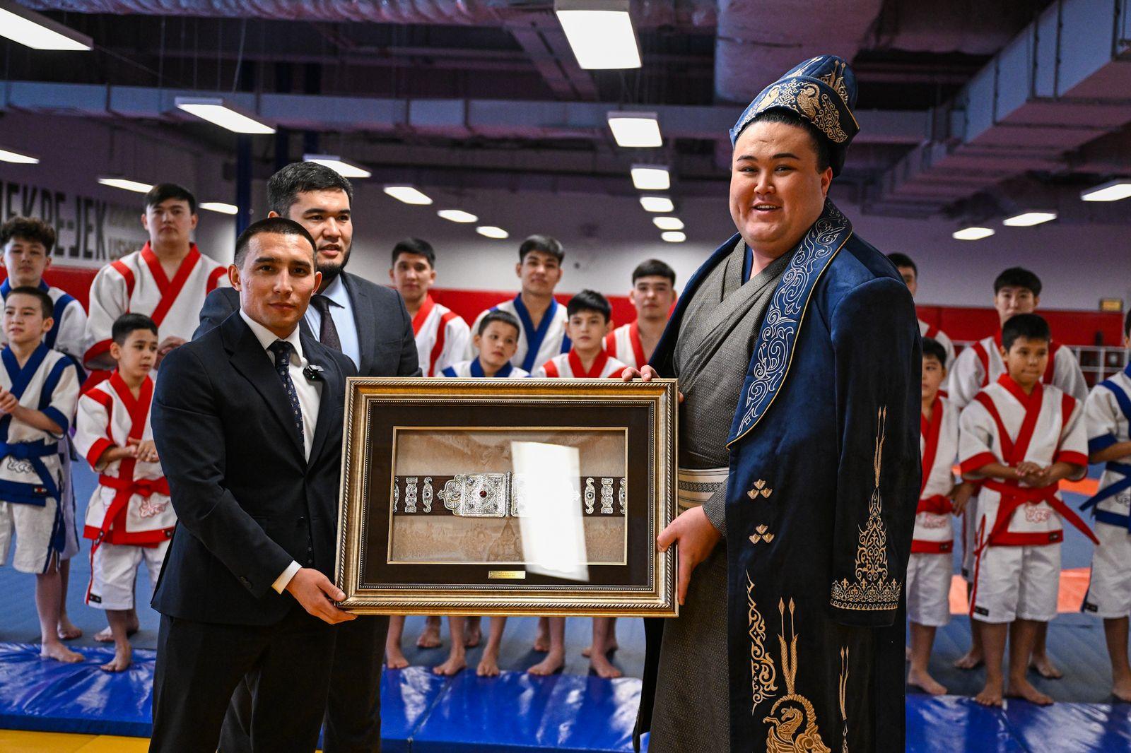 Ерсин Балтагул провел мастер-класс для молодых борцов