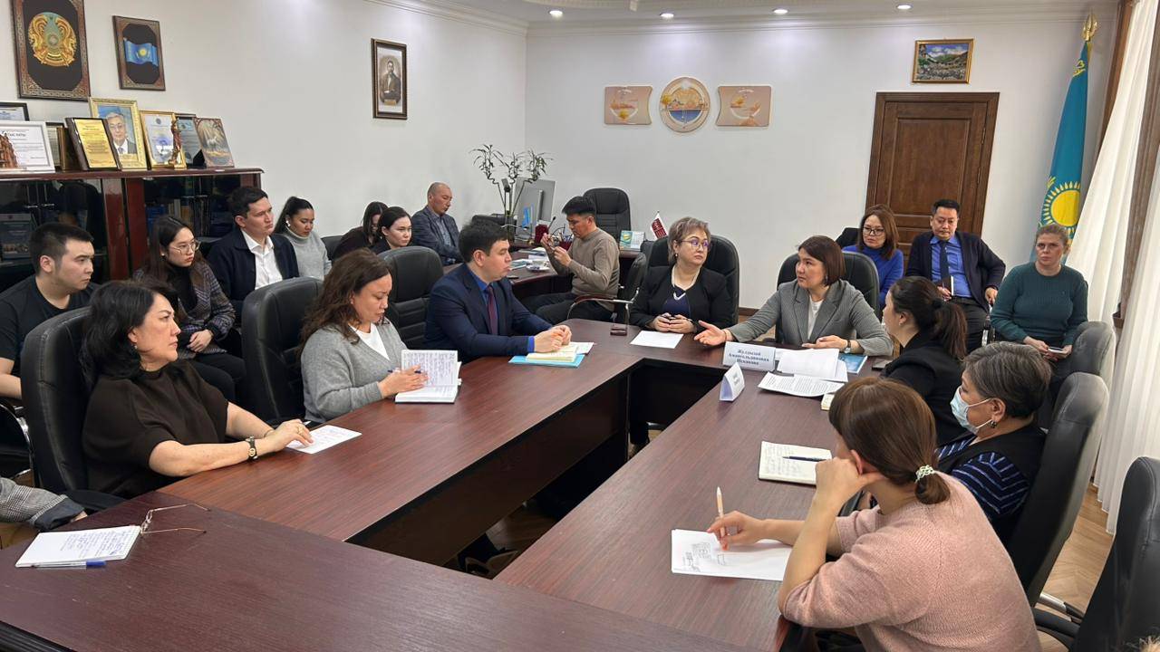 В Астане эксперты обсудили проект новой Конституции: правовой фундамент семейных ценностей и социальная защита