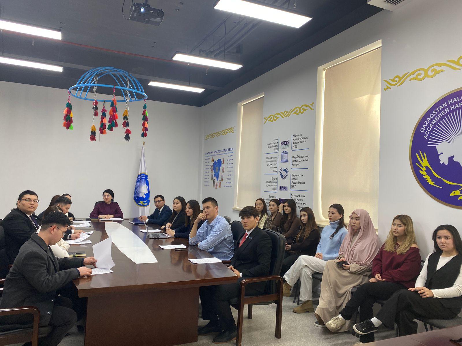 Маңғыстаулық студенттер референдумге қатысады