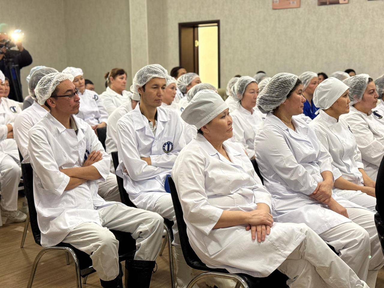 Ақтаудағы тамақтандыру саласының қызметкерлері референдумда дауыс береді