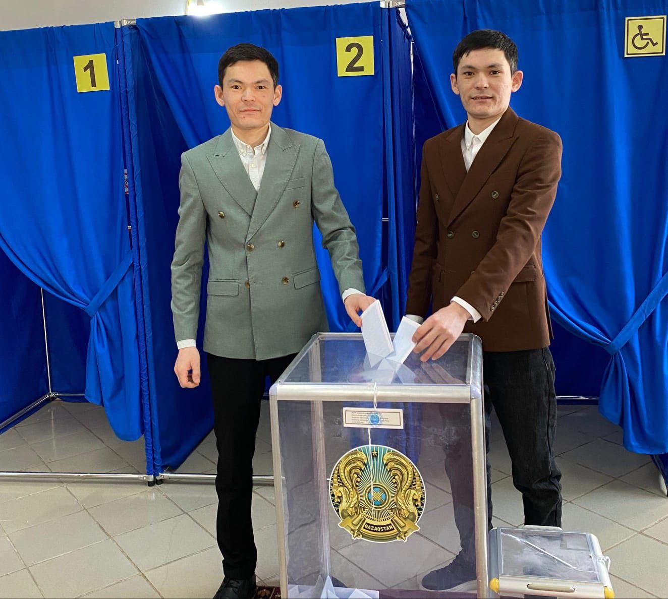 Егіздер референдумда дауыс берді