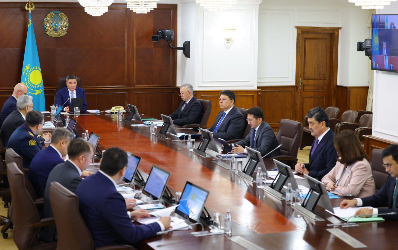 Мемлекет басшысының басшылығымен жүргізіліп жатқан ауқымды өзгерістер Қазақстанның кез келген сын-қатерге төтеп беруін қамтамасыз етеді – Олжас Бектенов