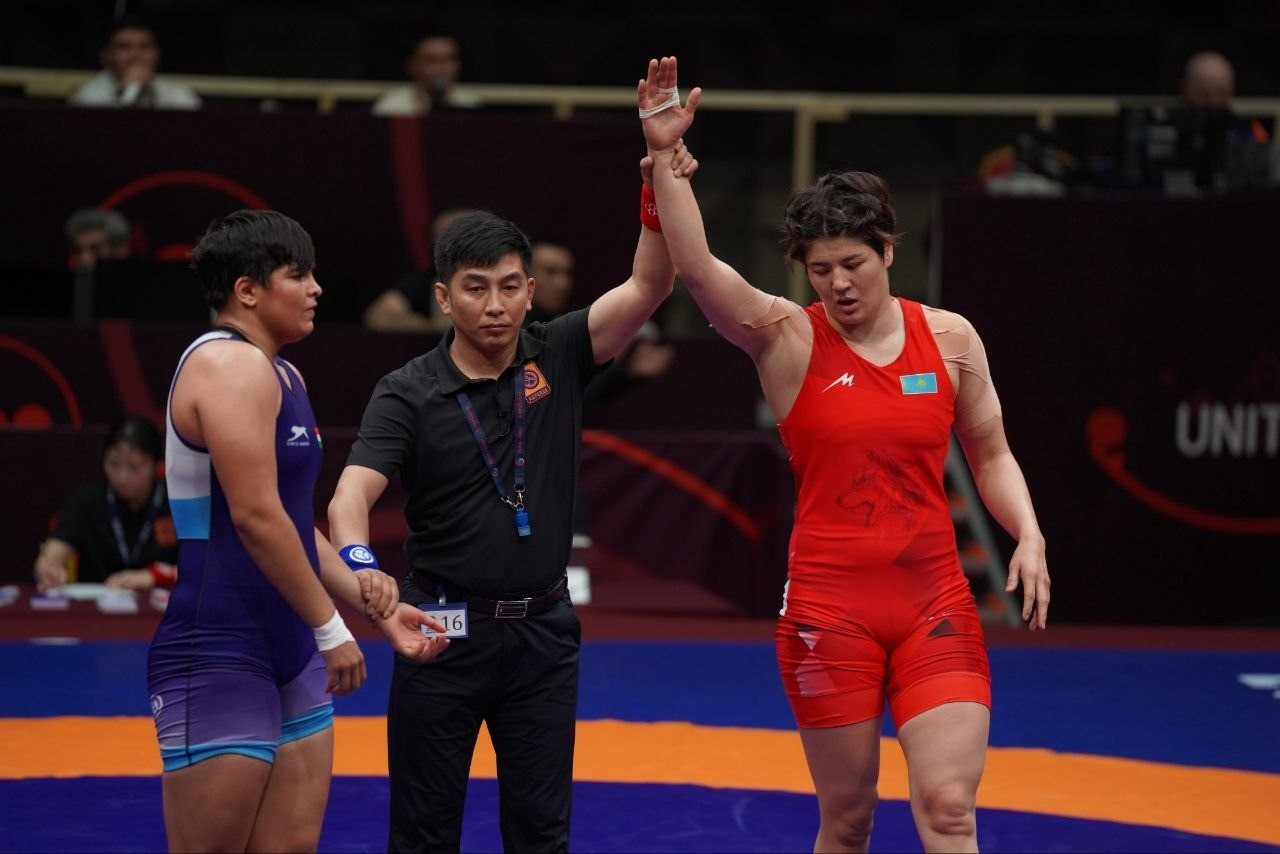 Чемпионат Азии: две казахстанские спортсменки по женской борьбе вышли в полуфинал
