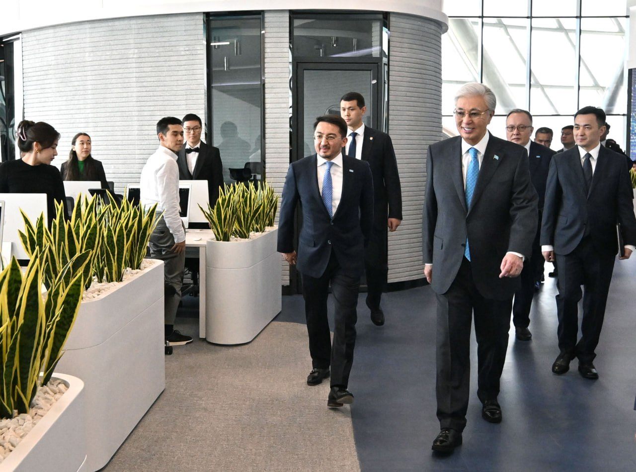 Президент Касым-Жомарт Токаев посетил Международный центр искусственного интеллекта Alem.ai