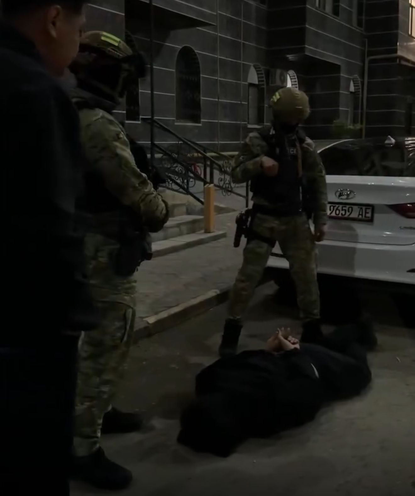 Жителя Актау задержали с черной икрой