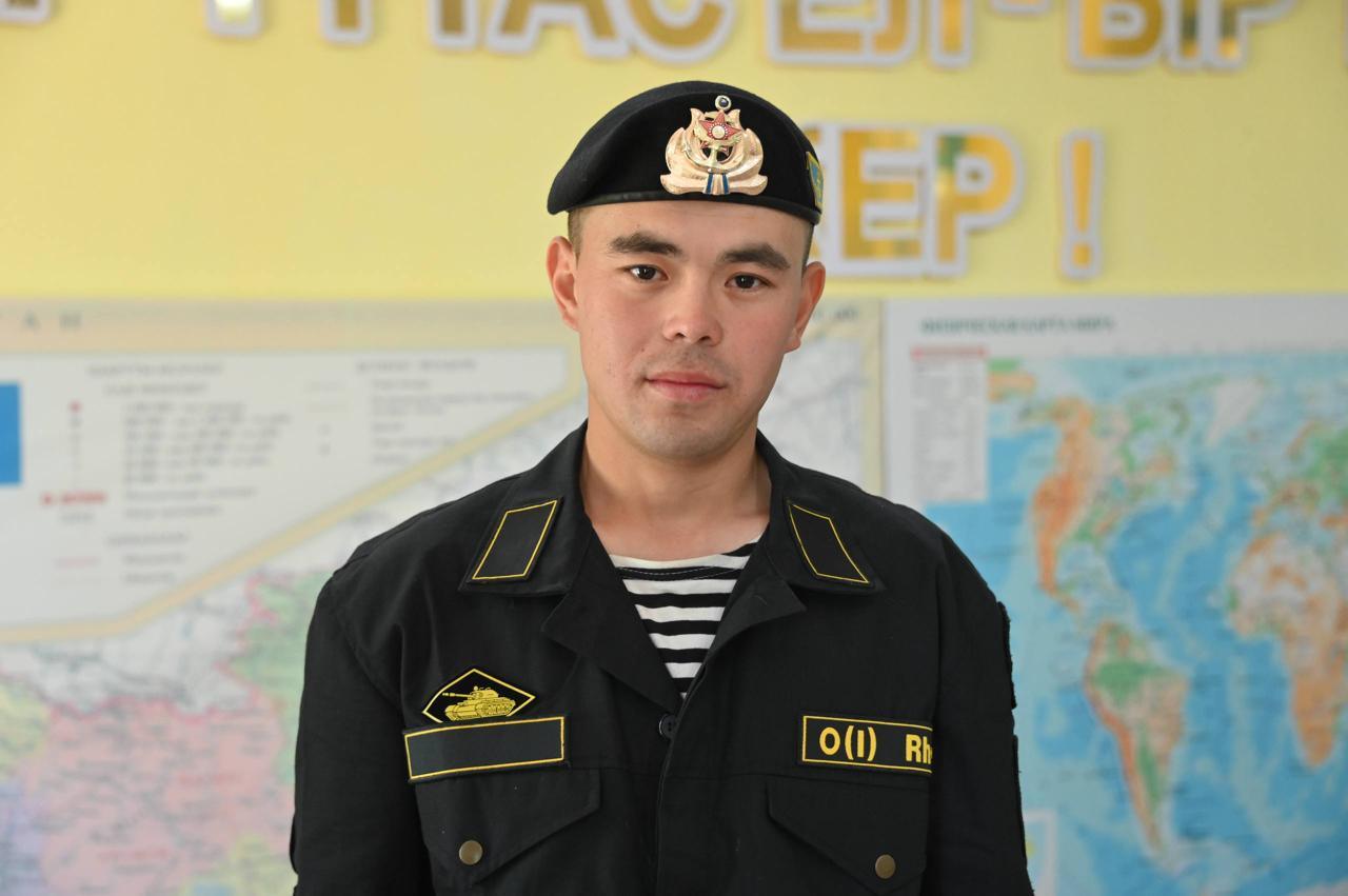 Қызылордалық мұғалім Ақтау гарнизонындағы теңіз жаяу әскерлері бригадасында азаматтық борышын өтейді