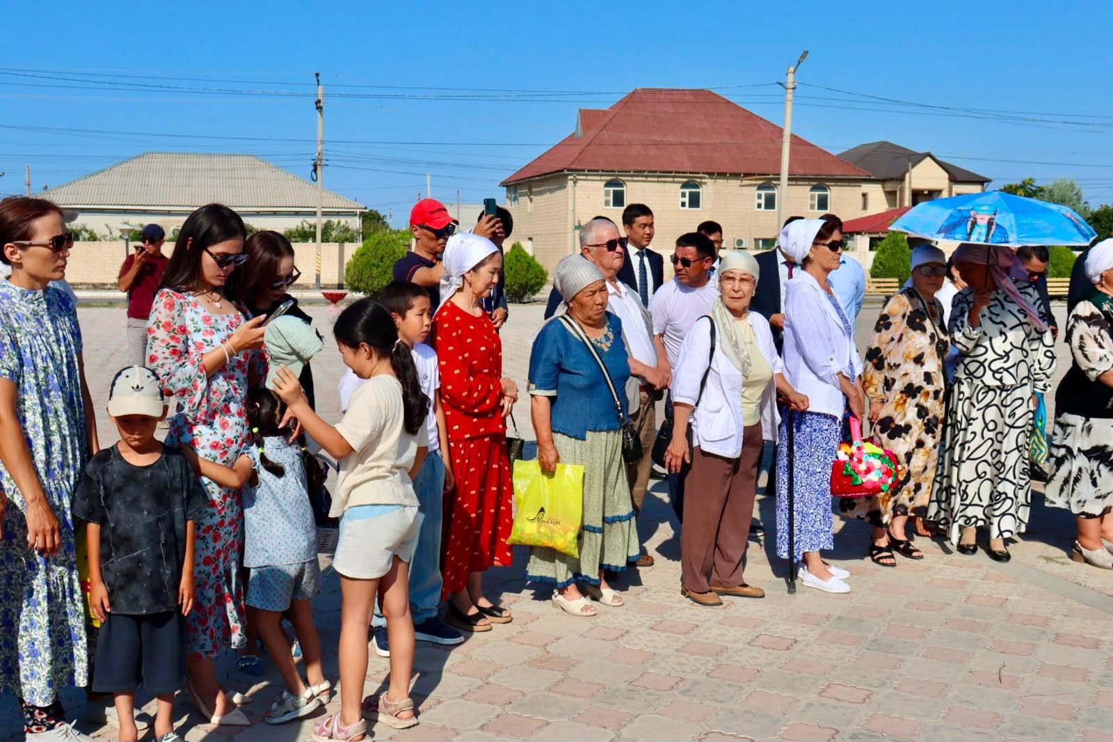 Новые автобусы вышли на маршруты в Мунайлинском районе