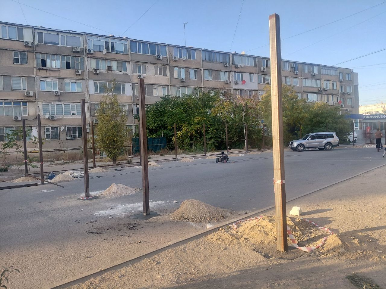 Ақтауда мектеп маңындағы құрылыс тұрғындарды алаңдатып отыр