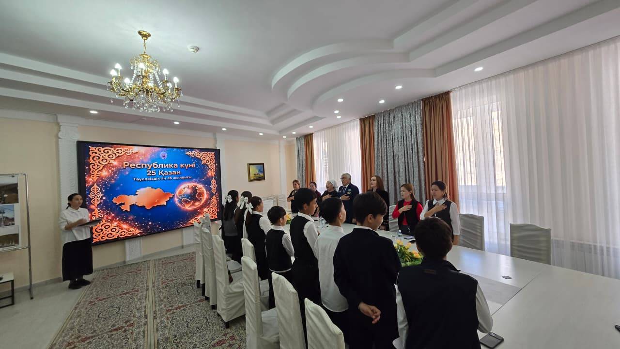 Республика күні: мәдениет саласының үздіктері Отпан тауда оқушылармен кездесті