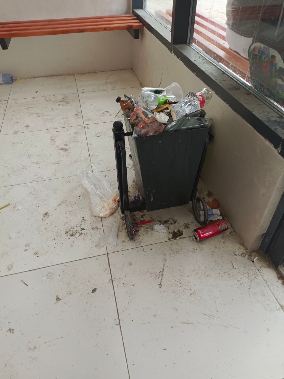 Тұрғындар Ақтаудағы автобус аялдамаларының жағдайына шағымданды