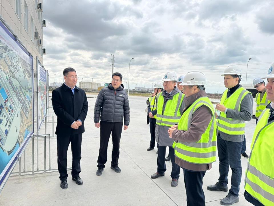 Казахстан увеличивает объемы перевозок по Транскаспийскому маршруту