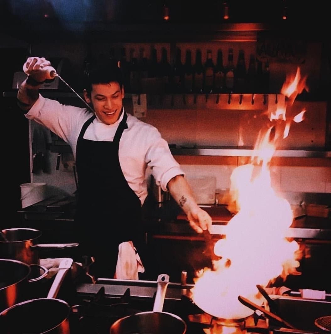 Маңғыстау туризм колледжінің түлегі Испаниядағы мейрамханада бас аспаз боп қызмет етеді