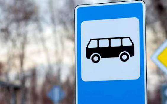 Бейнеуские выпускники 2006 года подарили селу автобусные остановки